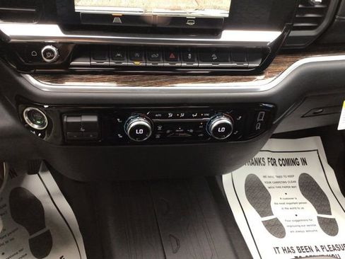 New 2026 GMC Sierra 1500 SLE AWD/4WD image 14