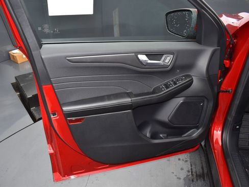 New 2025 Ford Escape SE FWD image 8