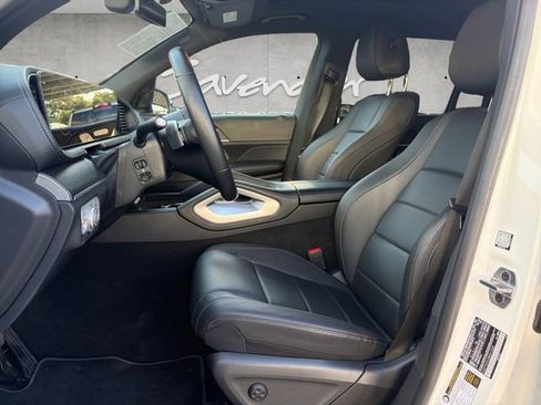 Used 2025 Mercedes-Benz GLS 450 4MATIC image 19
