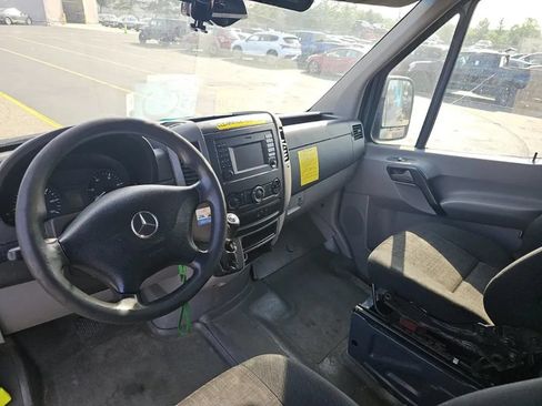 Used 2018 Mercedes-Benz Sprinter 2500 image 10