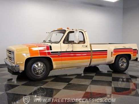 Used 1988 Chevrolet Silverado 3500 2WD Regular Cab image 6
