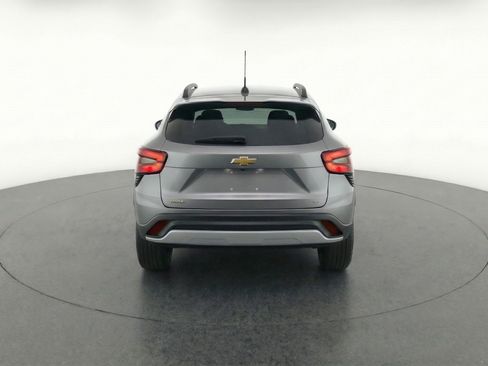 Used 2025 Chevrolet Trax LT w/ LT Convenience Package FWD image 7