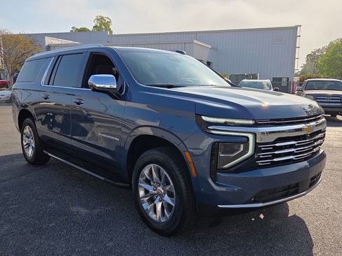 New 2026 Chevrolet Suburban Premier w/ Sun And Tow Package AWD/4WD image 16
