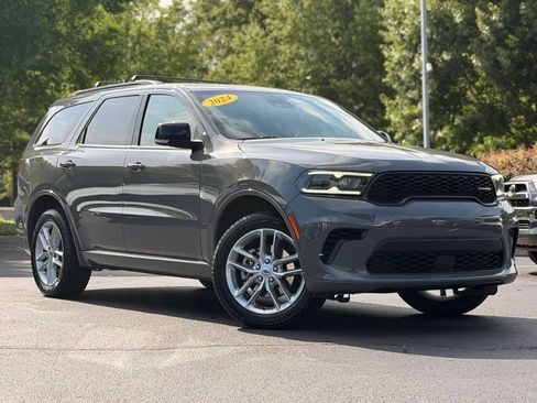 Used 2024 Dodge Durango GT AWD/4WD image 2