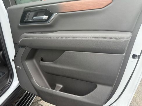 Used 2026 GMC Yukon XL Denali w/ Sun & Power Step Package AWD/4WD image 29