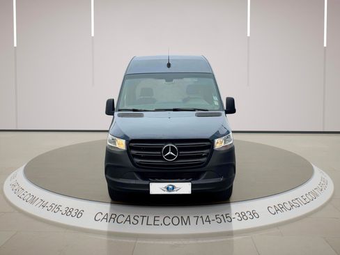 Used 2019 Mercedes-Benz Sprinter 144 image 2