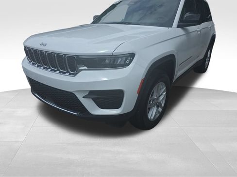 New 2026 Jeep Grand Cherokee Laredo AWD/4WD image 6