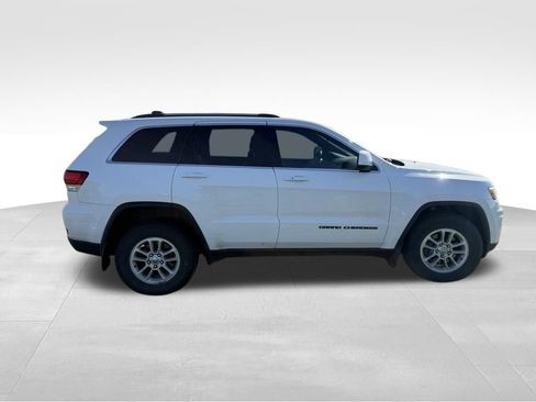 Used 2020 Jeep Grand Cherokee Laredo w/ Security & Convenience Group AWD/4WD image 3