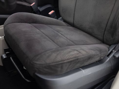 Used 2014 Dodge Grand Caravan SE FWD image 23