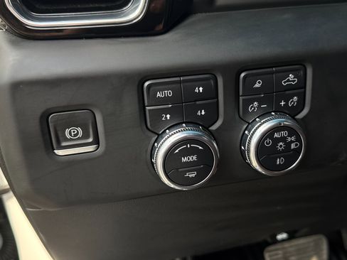 Used 2023 GMC Sierra 1500 Denali Ultimate image 17