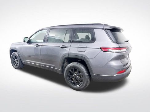 Used 2025 Jeep Grand Cherokee L Laredo image 5
