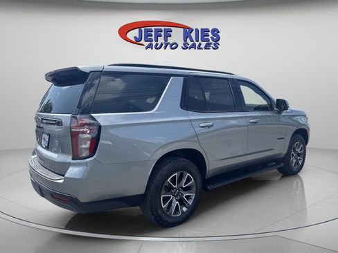 Used 2023 Chevrolet Tahoe Z71 w/ Luxury Package AWD/4WD image 5