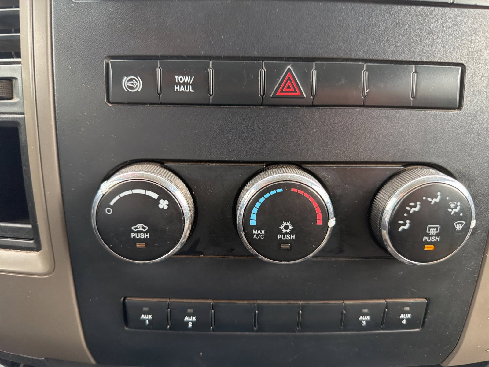 Used 2012 RAM 3500 ST w/ ST Decor Group AWD/4WD image 18