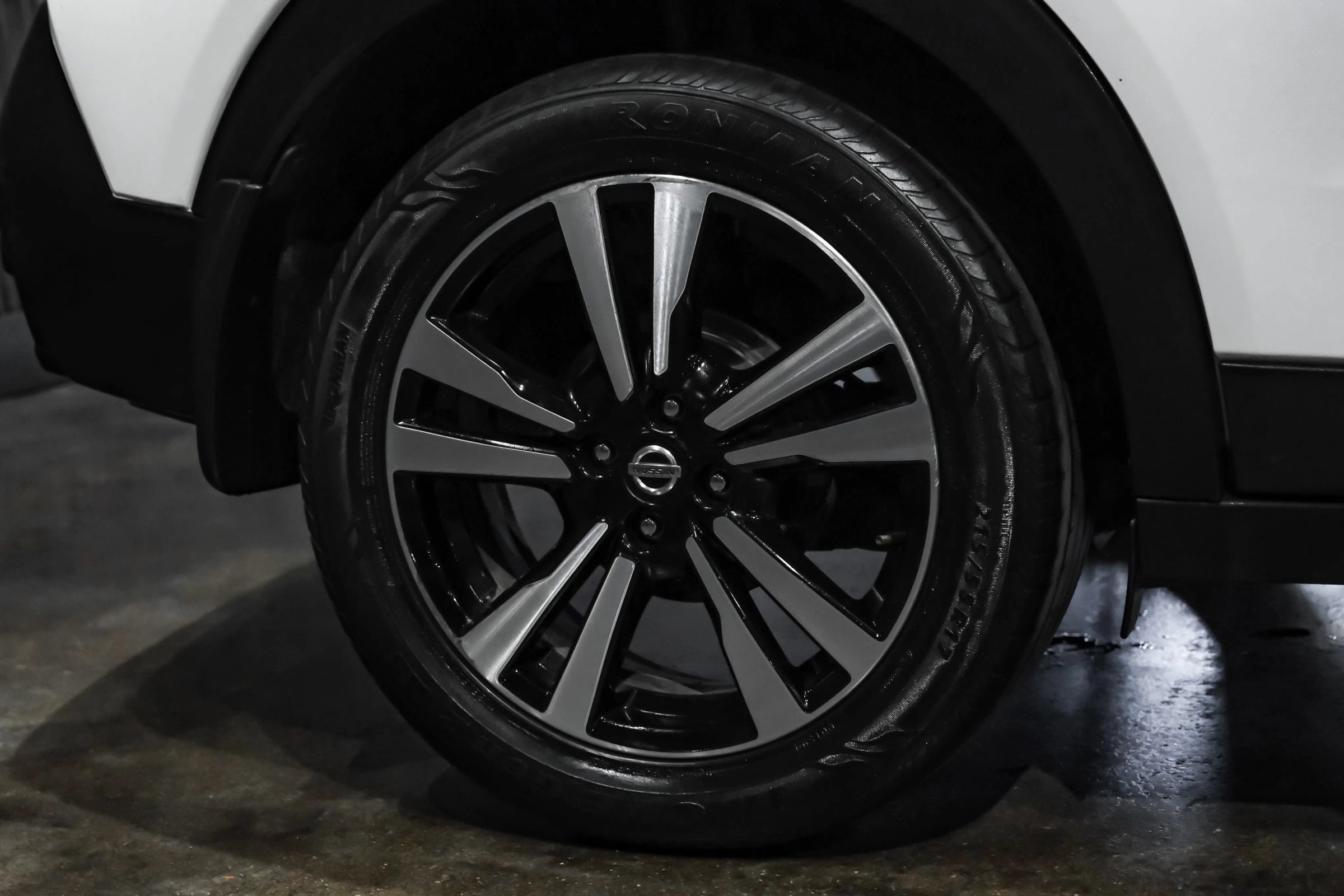 Used 2018 Nissan Kicks SV FWD image 43
