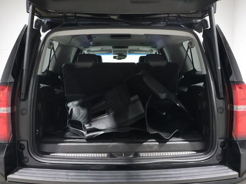Used 2018 Chevrolet Suburban LT image 5