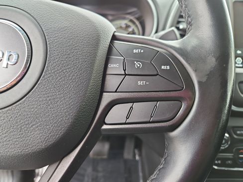 Used 2021 Jeep Cherokee Trailhawk image 26