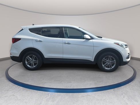 Used 2018 Hyundai Santa Fe Sport FWD image 4
