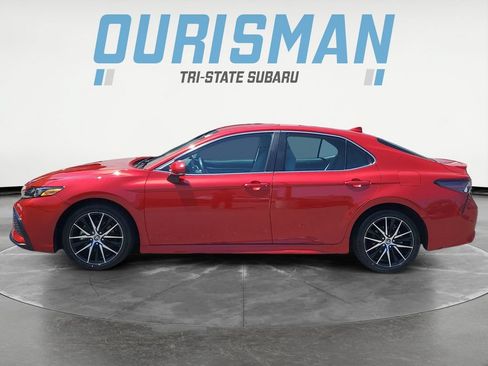 Used 2024 Toyota Camry SE w/ Cold Weather Package FWD image 3