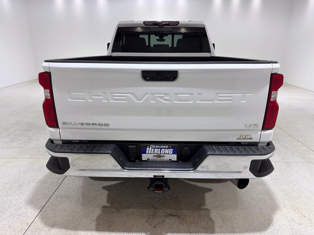 Used 2020 Chevrolet Silverado 2500 LTZ w/ LTZ Premium Package AWD/4WD image 4