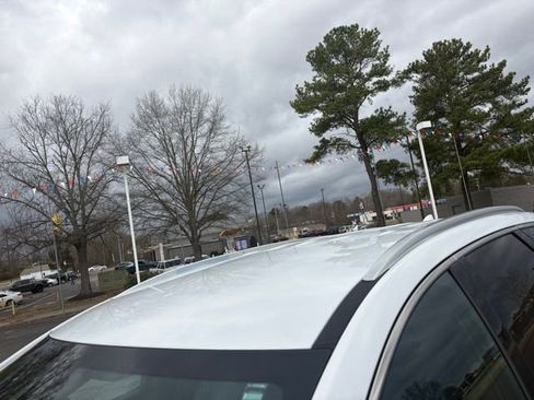 Used 2024 Buick Enclave Premium image 10