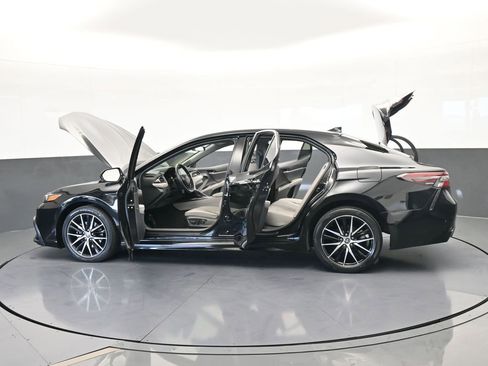 Used 2024 Toyota Camry SE image 62