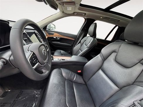 Used 2023 Volvo XC90 T8 Plus image 9