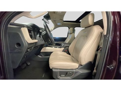 Used 2024 Ford Expedition Platinum AWD/4WD image 12