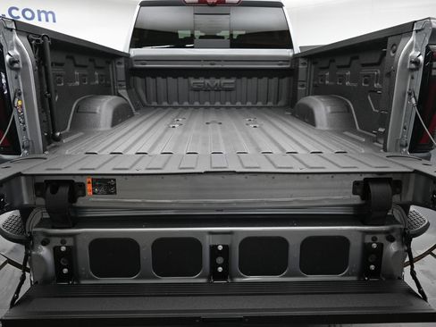 Used 2025 GMC Sierra 2500 AT4 w/ AT4 Premium Plus Package AWD/4WD image 11
