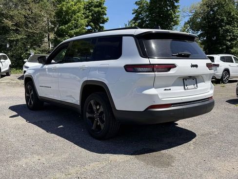 Used 2023 Jeep Grand Cherokee L Laredo AWD/4WD image 3