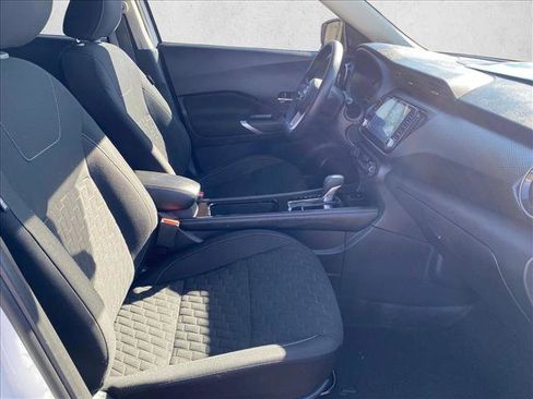 Used 2022 Nissan Kicks SV FWD image 27