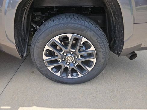 Used 2024 Toyota Tundra Limited AWD/4WD image 9