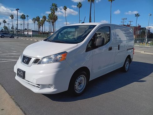 Used 2020 Nissan NV200 S w/ Back Door Glass Package image 3