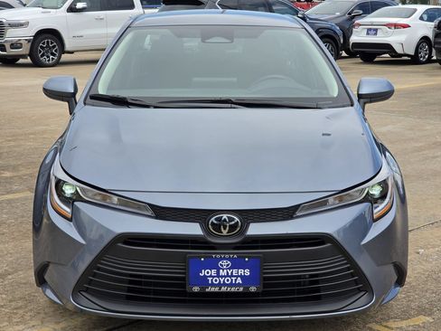 Used 2026 Toyota Corolla LE FWD image 3