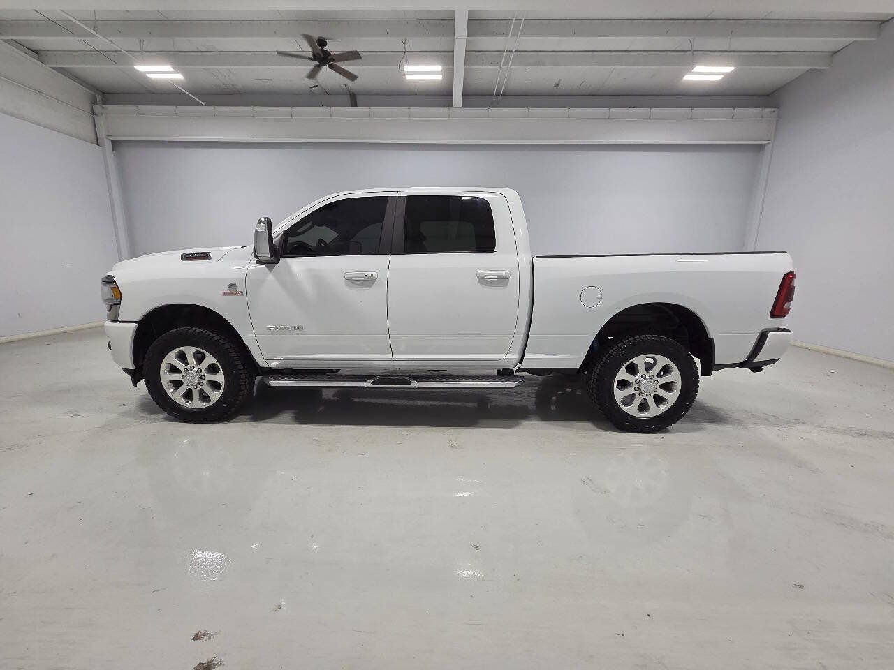 Used 2023 RAM 2500 Laramie AWD/4WD image 6