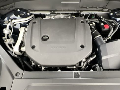 New 2026 Volvo XC90 B6 Plus w/ Protection Package Premier AWD/4WD image 16