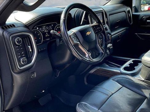 Used 2022 Chevrolet Silverado 3500 High Country w/ Technology Package image 18