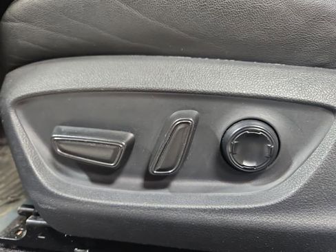 Used 2019 Toyota Avalon Touring w/ Advanced Safety Package image 27