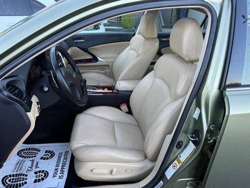 Used 2008 Lexus IS 250 w/ Premium Pkg RWD image 9