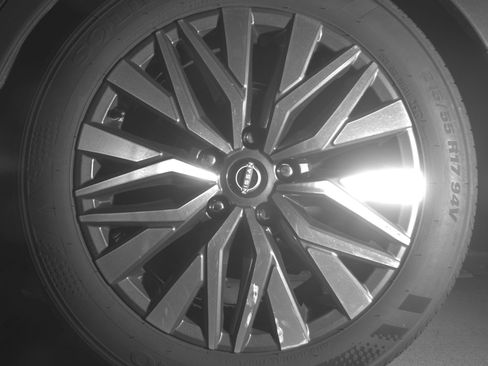 Used 2025 Nissan Altima 2.5 SV FWD image 14