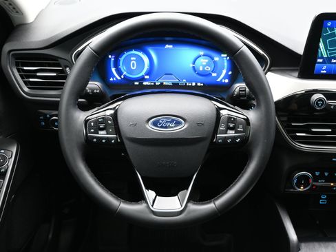 Used 2022 Ford Escape SEL w/ Technology Package FWD image 15