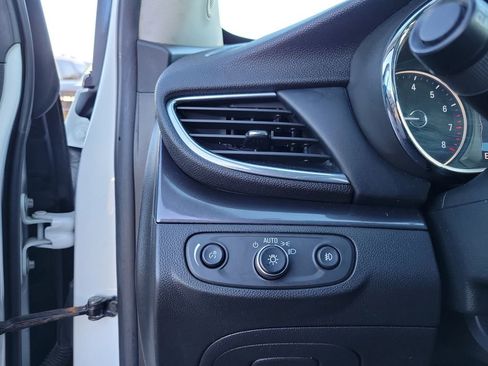 Used 2019 Buick Encore Essence image 21