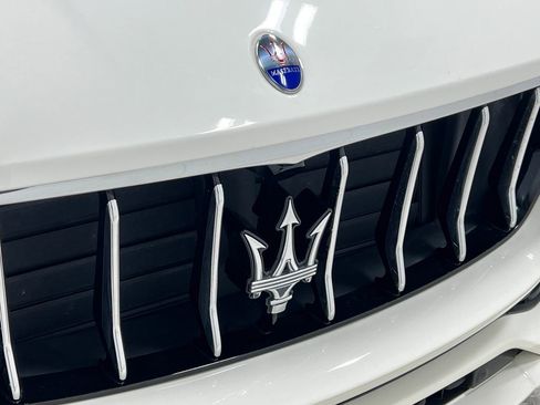 Used 2020 Maserati Levante Base image 41