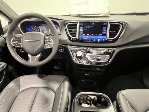 New 2026 Chrysler Voyager LX image 26