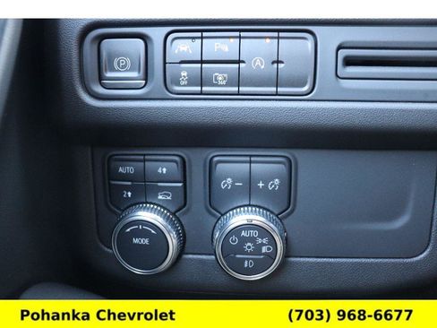 Certified 2023 GMC Yukon SLT w/ SLT Luxury Package image 13