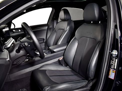 Used 2023 Kia K5 GT-Line image 17