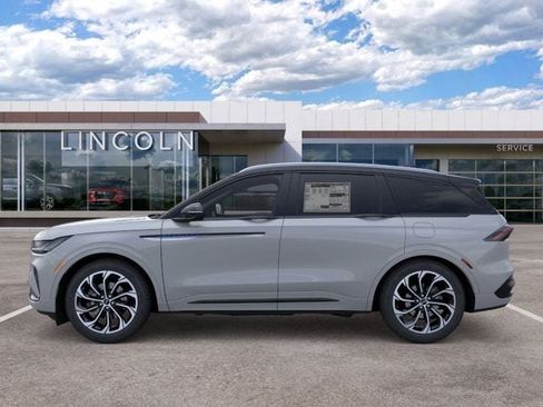 New 2026 Lincoln Nautilus Reserve AWD/4WD image 3