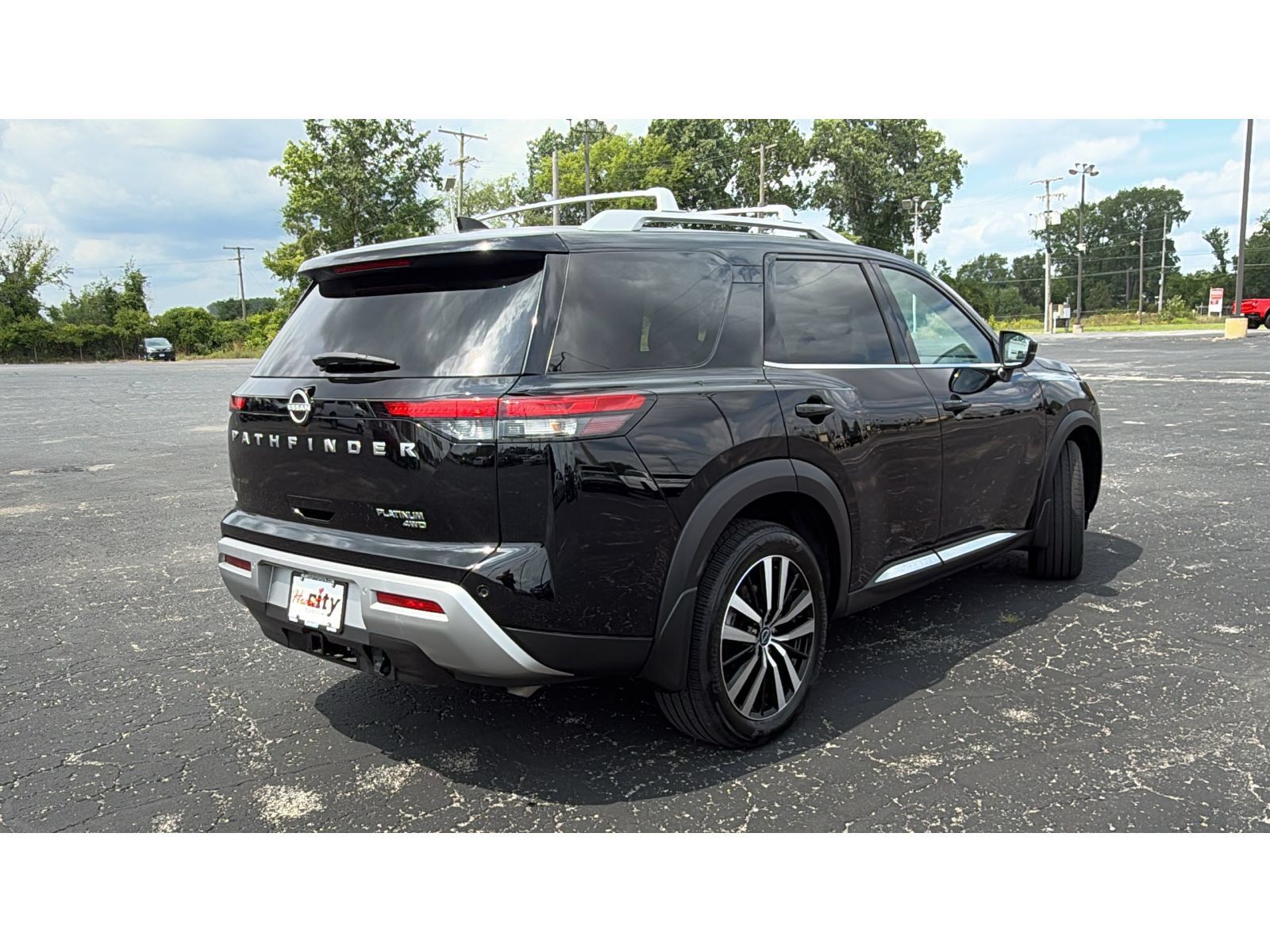 Used 2025 Nissan Pathfinder Platinum AWD/4WD image 9