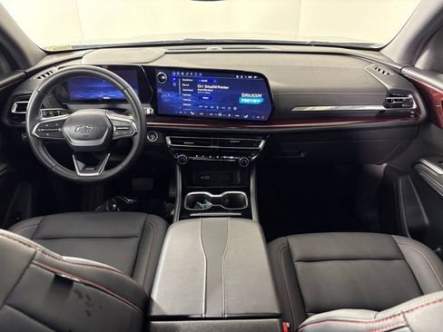 Used 2025 Chevrolet Traverse Z71 w/ Driver Confidence Package AWD/4WD image 36