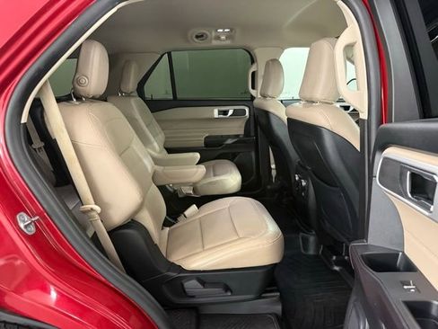 Used 2020 Ford Explorer XLT w/ Equipment Group 202A image 14