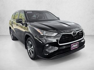 Used 2024 Toyota Highlander XLE video 3